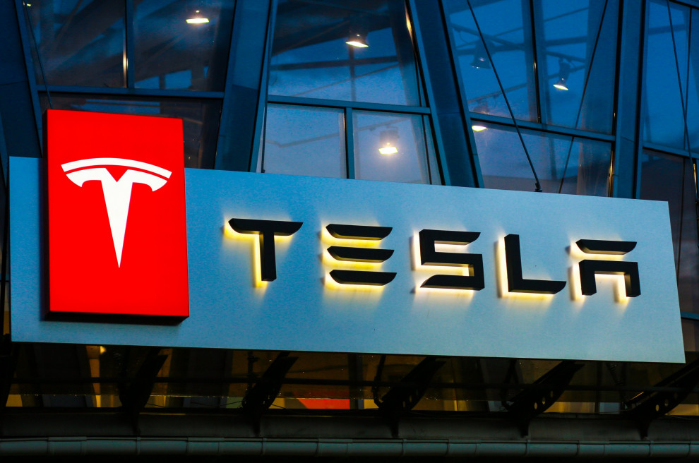 Капитализация Tesla превысила $1 трлн